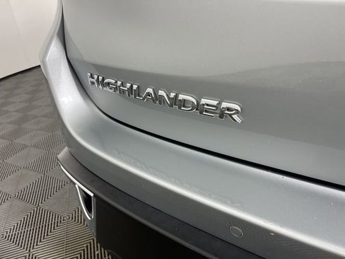 Used 2018 Toyota Highlander Limited Platinum image 21