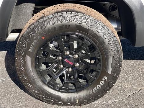 New 2026 GMC Canyon Elevation w/ Convenience Package image 13