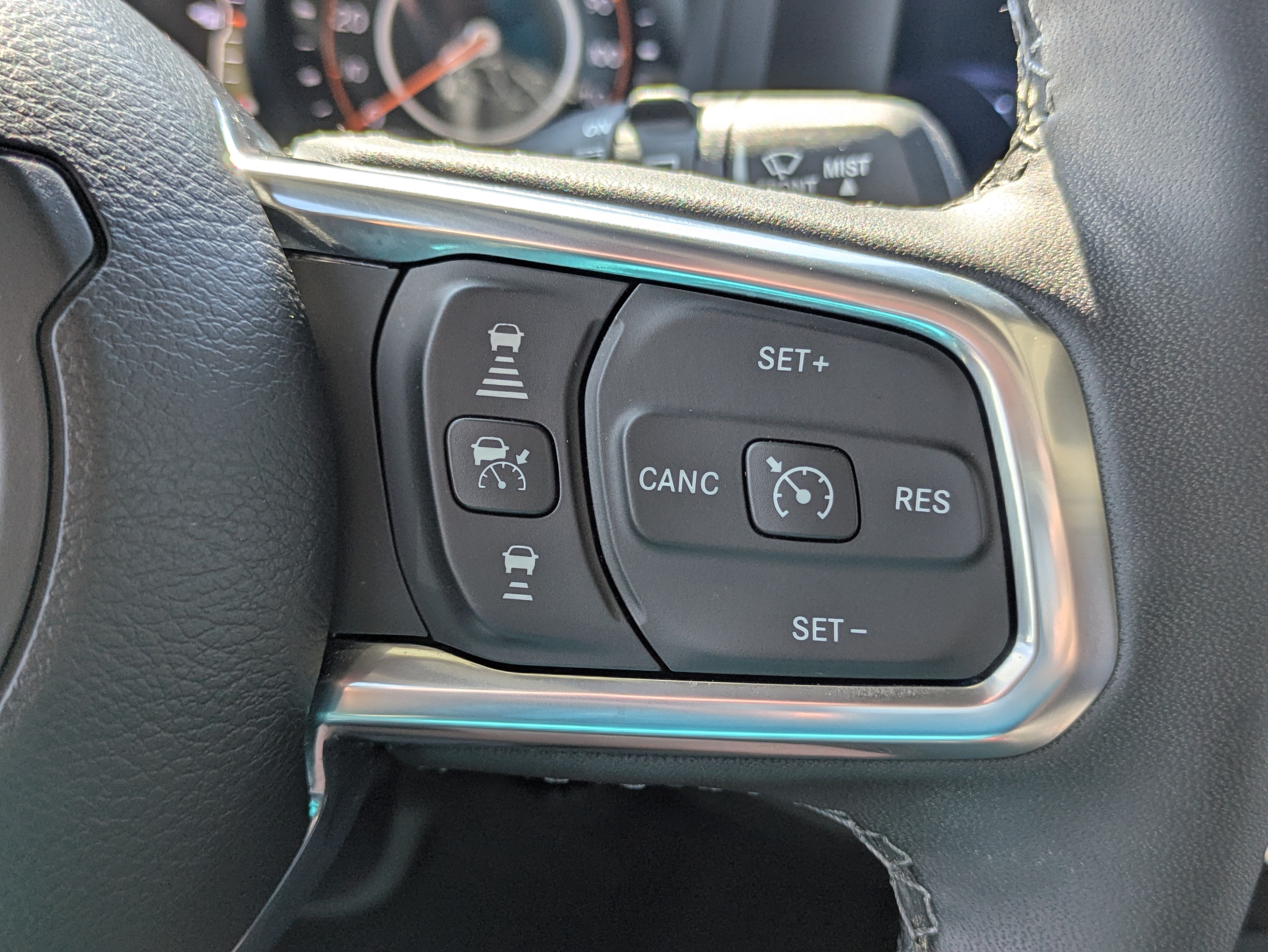 Used 2025 Jeep Wrangler Unlimited Sahara AWD/4WD image 15