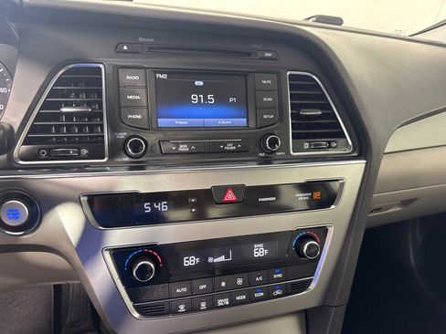 Used 2016 Hyundai Sonata SE image 17