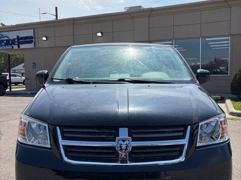 Used 2008 Dodge Grand Caravan SXT FWD image 2