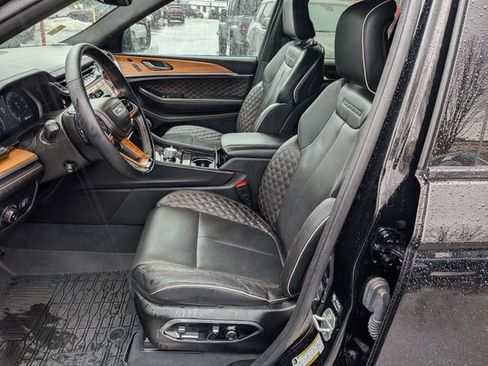 Certified 2023 Jeep Grand Cherokee Summit image 9