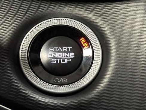 Used 2024 Jeep Grand Cherokee Laredo X image 19