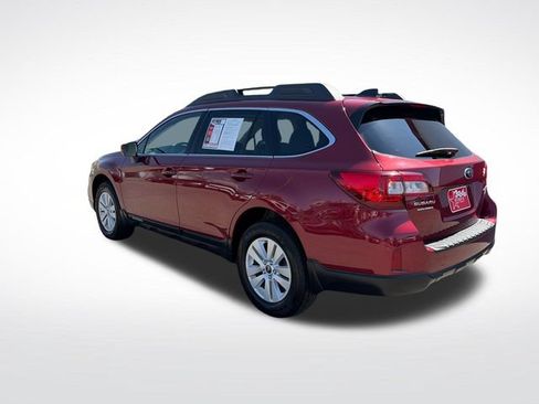Used 2017 Subaru Outback 2.5i Premium w/ Popular Package #2 AWD/4WD image 4