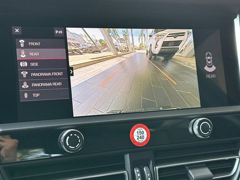 Certified 2026 Porsche Macan AWD/4WD image 20