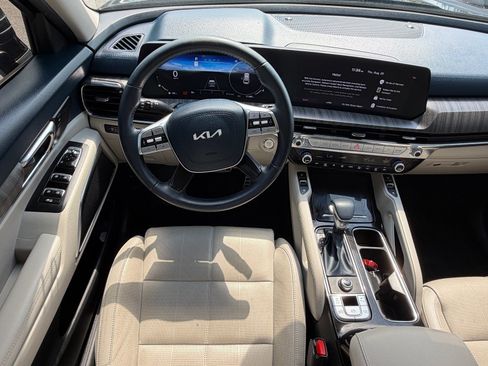 Certified 2025 Kia Telluride SX w/ SX Captain's Chair Package FWD image 16