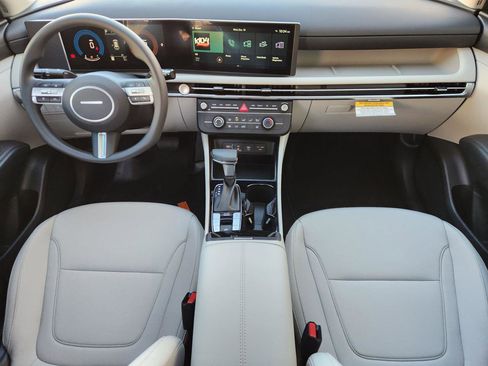 New 2026 Hyundai Tucson SE image 24