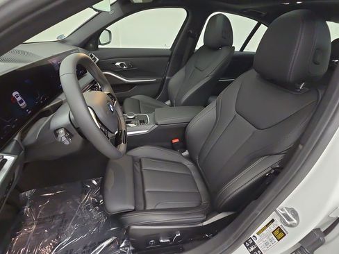 New 2025 BMW 330i xDrive Sedan w/ Convenience Package AWD/4WD image 12