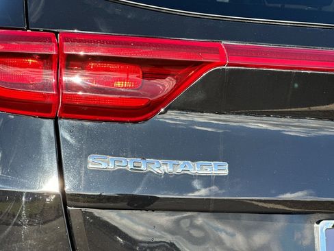 Used 2021 Kia Sportage LX image 31