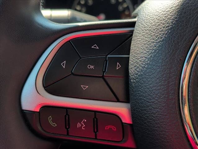 Used 2020 Jeep Renegade Latitude FWD image 13