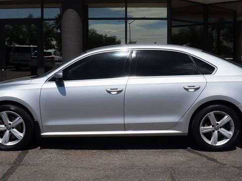 Used 2015 Volkswagen Passat 1.8T SE image 8