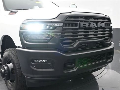 Used 2025 RAM 3500 Tradesman image 30
