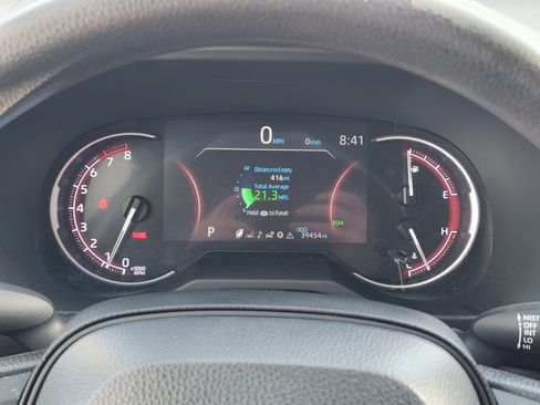Used 2025 Toyota RAV4 XLE FWD image 10