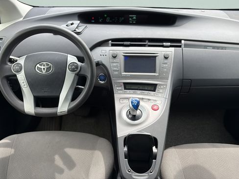 Used 2015 Toyota Prius Prime Plug-In Hybrid FWD image 11