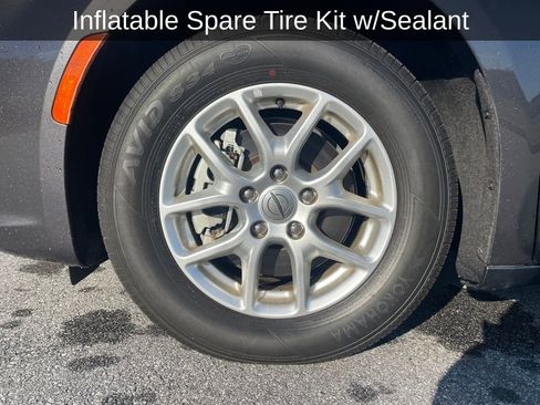 Used 2021 Chrysler Pacifica Touring-L image 11