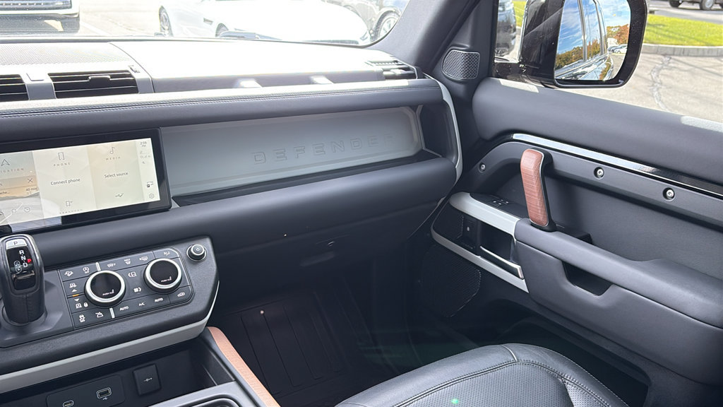 Certified 2024 Land Rover Defender 110 S AWD/4WD image 28