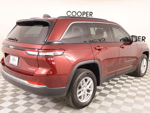 Used 2024 Jeep Grand Cherokee Laredo X image 20