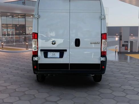 Used 2025 RAM ProMaster 2500 w/ Convenience Group FWD image 5