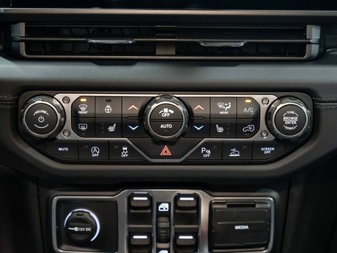 New 2026 Jeep Gladiator Rubicon image 12