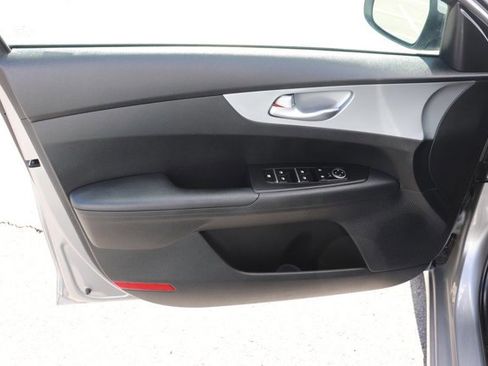 Used 2023 Kia Forte LXS image 9