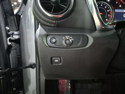 Certified 2025 Chevrolet Blazer LT AWD/4WD image 18