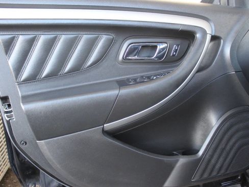 Used 2017 Ford Taurus SEL image 17