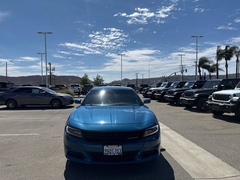 Used 2021 Dodge Charger SXT RWD image 3