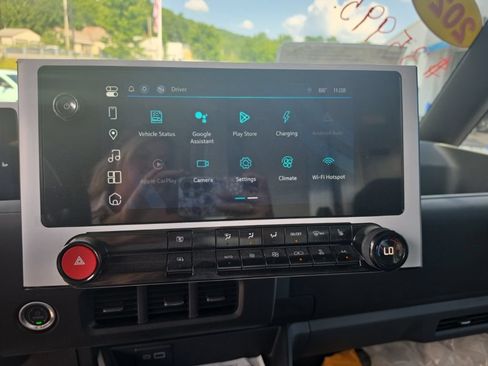 Used 2024 Chevrolet Brightdrop 400 w/ Commercial Equipment Package AWD/4WD image 16