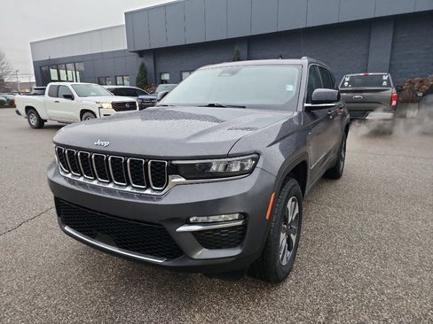 Used 2022 Jeep Grand Cherokee Limited 4xe image 3