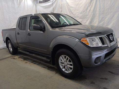 Used 2017 Nissan Frontier SV image 11