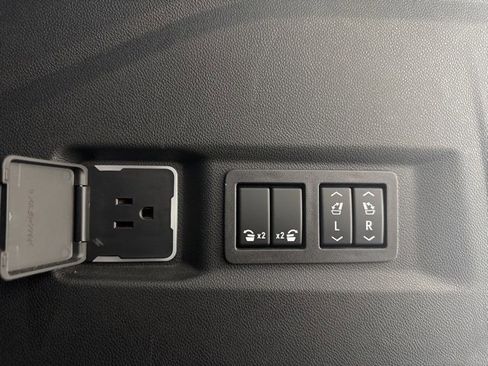 Used 2023 Chevrolet Tahoe RST w/ RST Performance Edition image 32