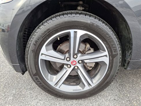 Used 2020 Jaguar F-PACE R-Sport image 9