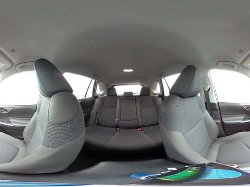 Used 2025 Toyota RAV4 LE image 41