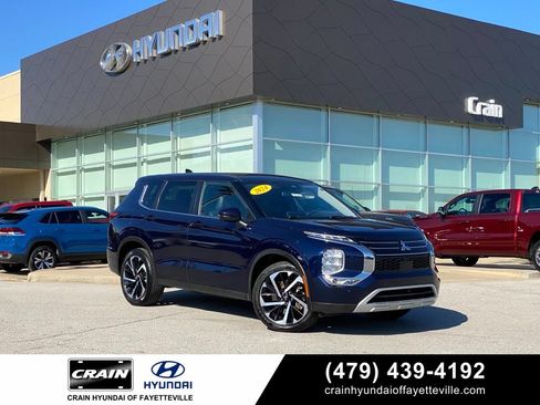 Used 2024 Mitsubishi Outlander SE AWD/4WD image 1
