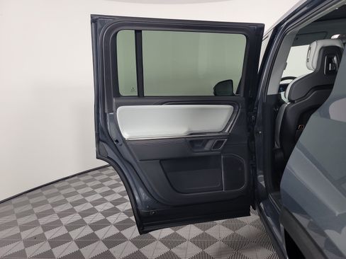 Used 2024 Rivian R1S Adventure AWD/4WD image 17