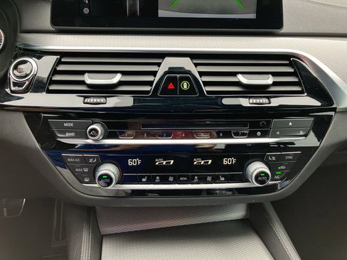 Used 2018 BMW 530i xDrive w/ M Sport Package AWD/4WD image 19