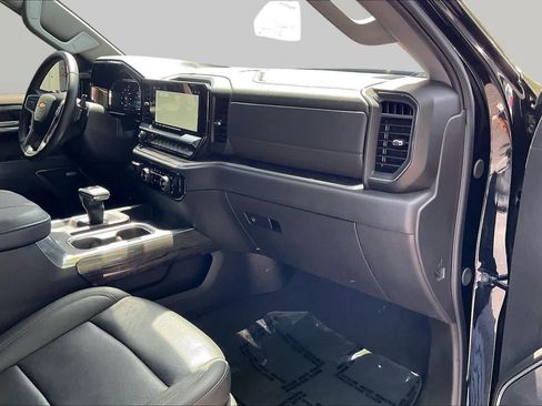 Used 2025 Chevrolet Silverado 1500 LTZ AWD/4WD image 16