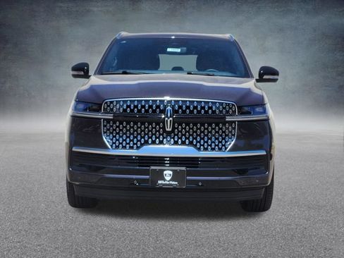 New 2026 Lincoln Navigator L Reserve AWD/4WD image 2