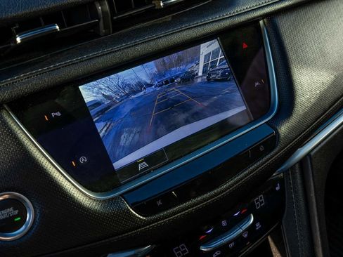Used 2024 Cadillac XT6 Luxury image 20