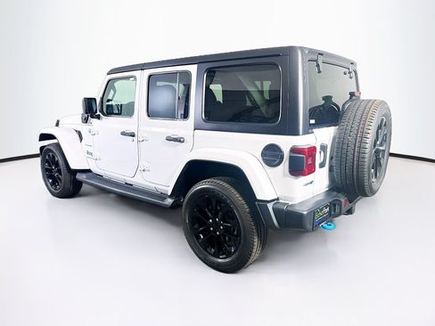 Used 2023 Jeep Wrangler Unlimited Sahara w/ Cold Weather Group AWD/4WD image 5