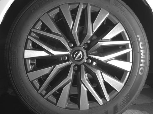 Used 2025 Nissan Altima 2.5 SV image 14