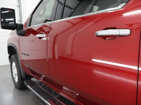 Used 2020 Chevrolet Silverado 2500 LTZ w/ Z71 Off-Road Package AWD/4WD image 33