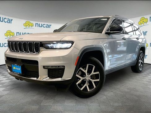 Used 2024 Jeep Grand Cherokee L Limited image 3