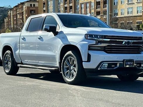 Used 2019 Chevrolet Silverado 1500 High Country w/ Technology Package image 2