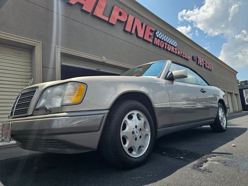 Used 1994 Mercedes-Benz E 320 Convertible image 36