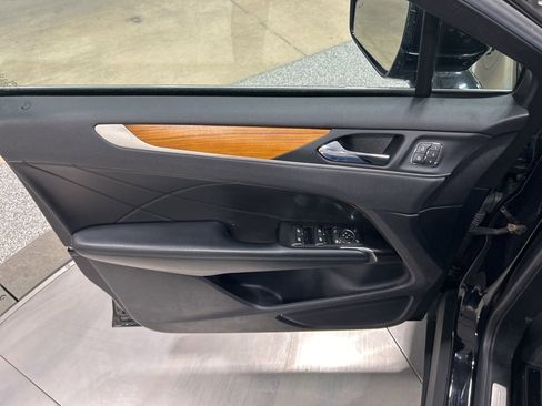 Used 2019 Lincoln MKC Reserve w/ MKC Climate Package image 12