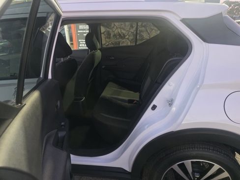 Used 2020 Nissan Kicks SV image 13