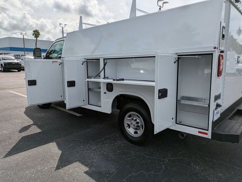 New 2025 Chevrolet Express 3500 w/ Power Convenience Package image 15