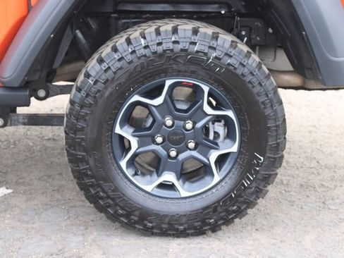 Used 2023 Jeep Gladiator Rubicon w/ LED Lighting Group AWD/4WD image 9