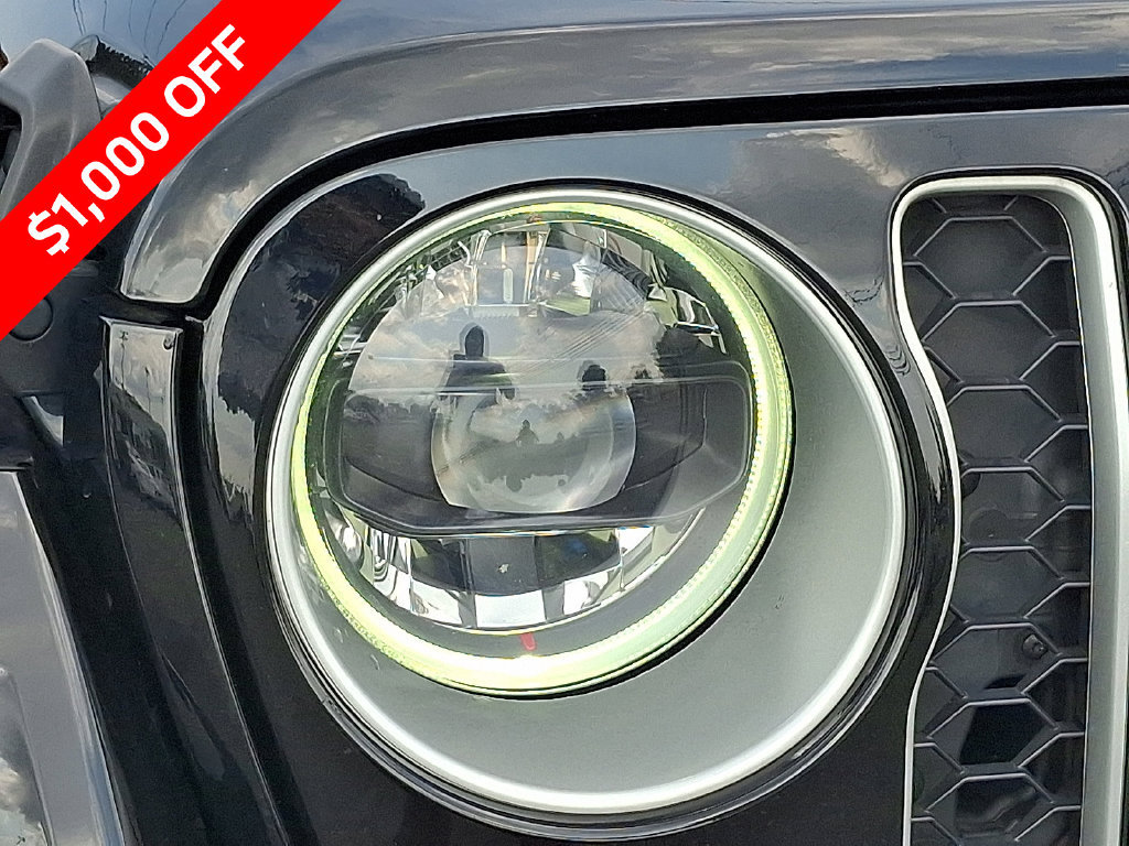 Used 2023 Jeep Wrangler Unlimited Sahara w/ Dual Top Group AWD/4WD image 10